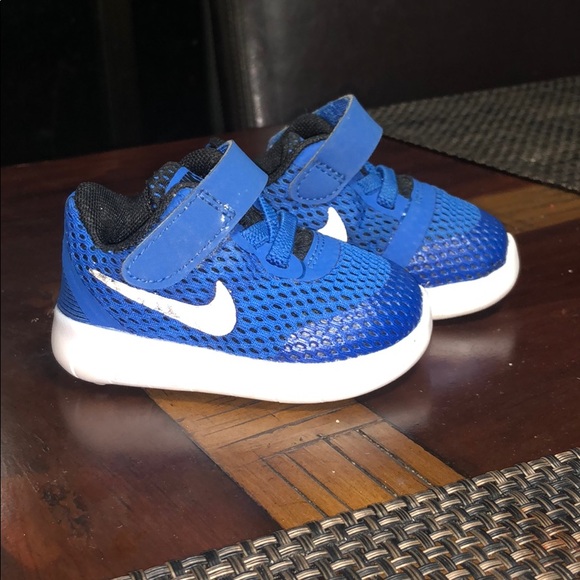 blue nike infant shoes